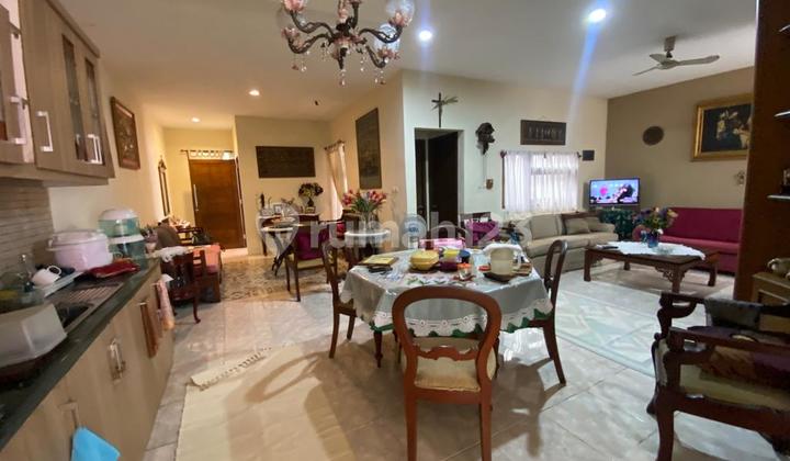 Well-Maintained 1-Story House with Spacious Rooms in Cinere Near Desari Toll Road 2