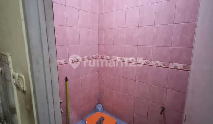 Spacious & Strategic House in Kukusan Depok with Easy Access to the Highway 2