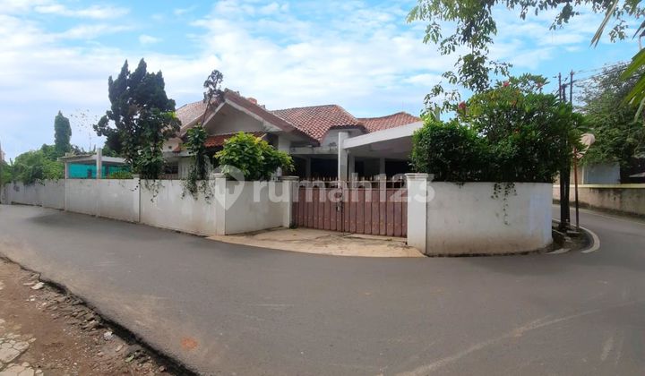 Rumah Hook 366m² di Jagakarsa Harga Menarik