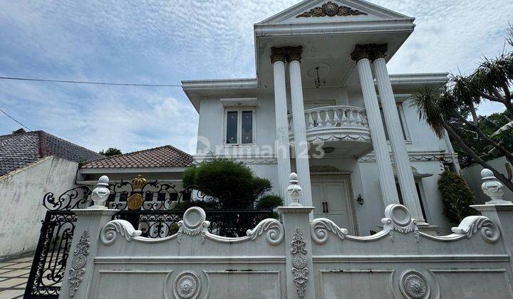 Rumah Mewah Dengan Swimming Pool di Cluster Strategis Pangkalan Jati 1