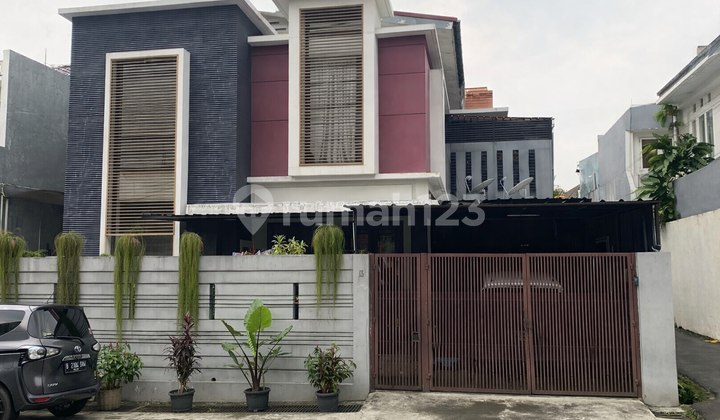 Rumah Luas 2 Lantai di Tebet Lokasi Premium Super Strategis