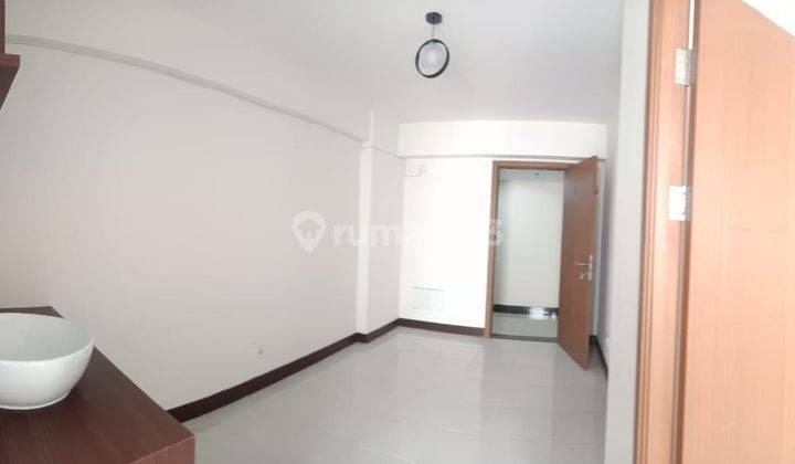 Apartemen Strategis di Cinere Semi Furnished View Kolam Renang 1