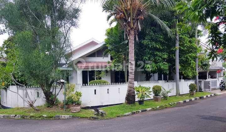 Rumah Luas & Terawat di Lingkungan Nyaman Strategis di Bintaro Jaksel