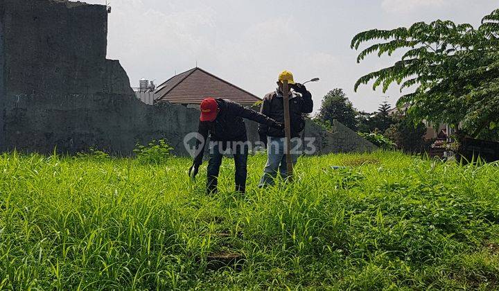 Tanah bentuk kotak, luas 15x30m, posisi tinggi, aman Tanah di Blok A Cinere 450 m² SHM 1