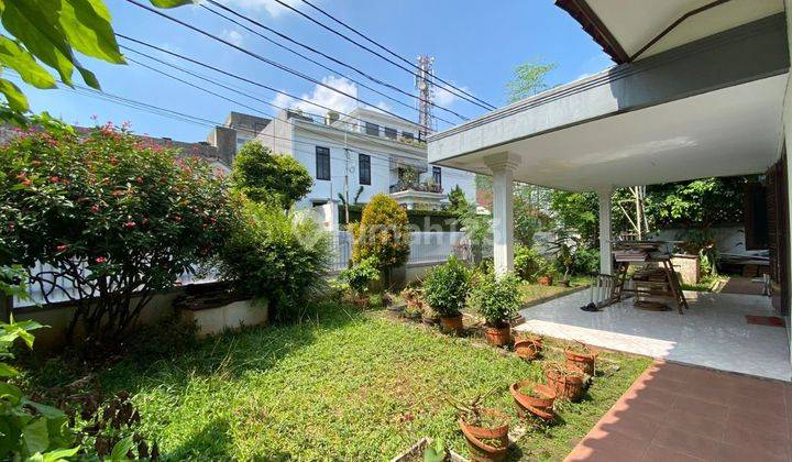 Rumah lama terawat di jak sel 4