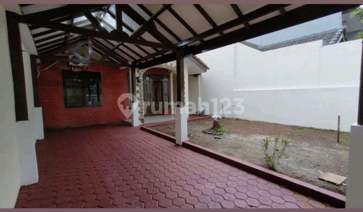 House In Graha Cinere