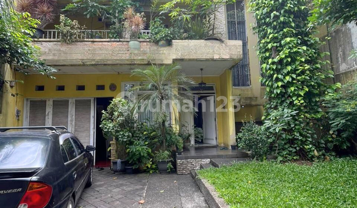 Rumah Luas 2 Lantai Bangunan Kokoh di Komplek Elit Cinere 2
