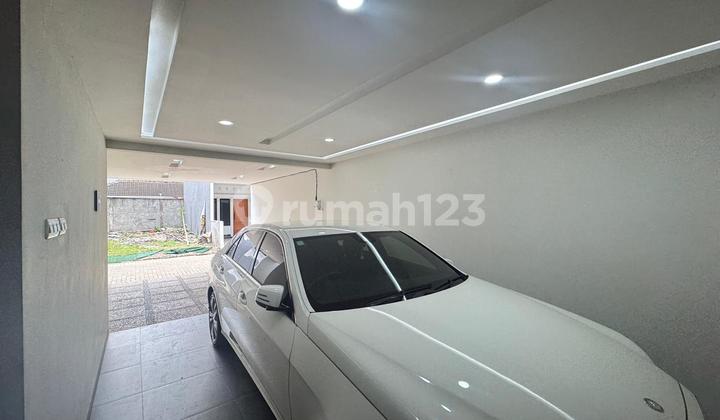 Brand New 3.5-Story American Classic Design House in Jagakarsa 2