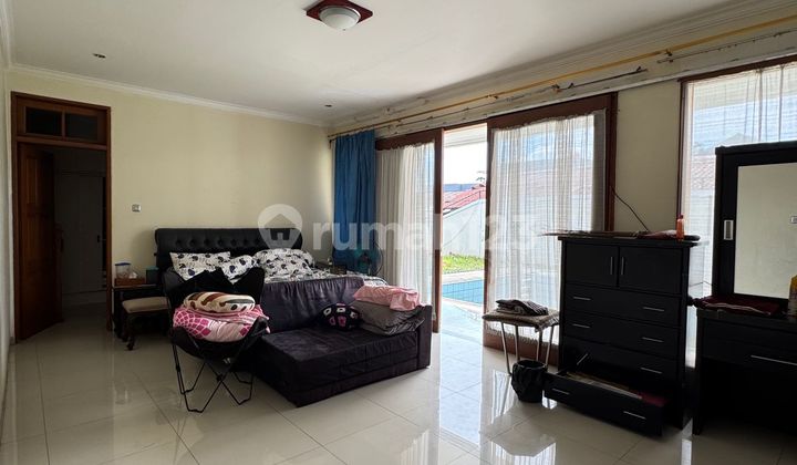 Luxury Home with a Vast Land Area in a Premier Complex in Cinere 2