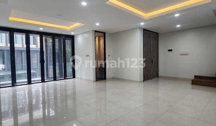 Rumah Baru di Townhouse Eksklusif Andara Desain Modern 2 Lantai 2