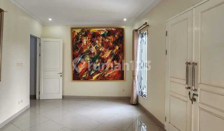 Rumah modern 3 lantai di Tebet Jakarta Selatan 2