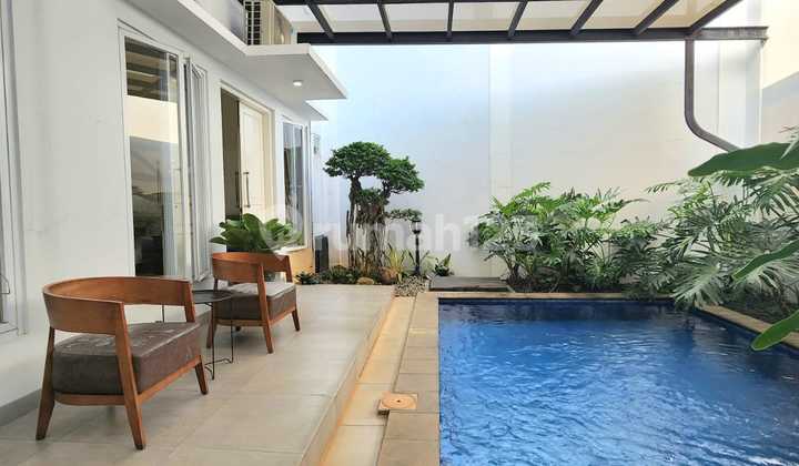 Rumah modern 3 lantai di Tebet Jakarta Selatan