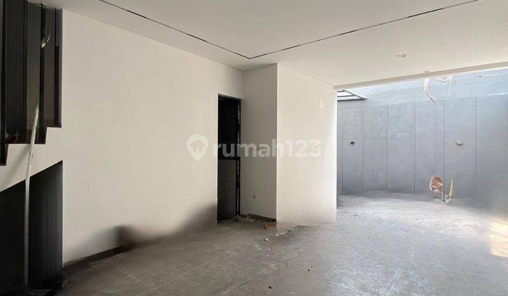 Rumah 3 Lantai di Cirendeu: Modern, Minimalis, dan Aesthetic 2