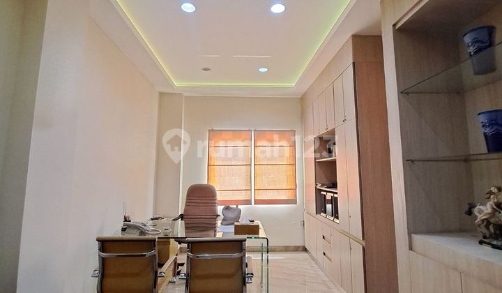 Mini Building Ready for Business/Office in Cinere – 14 Rooms, Strategic Location