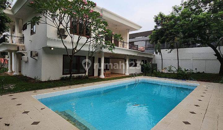 Rumah Dengan Luas Tanah 1420 M2 Ada Swimming Pool di Kawasan Premium Kemang 1