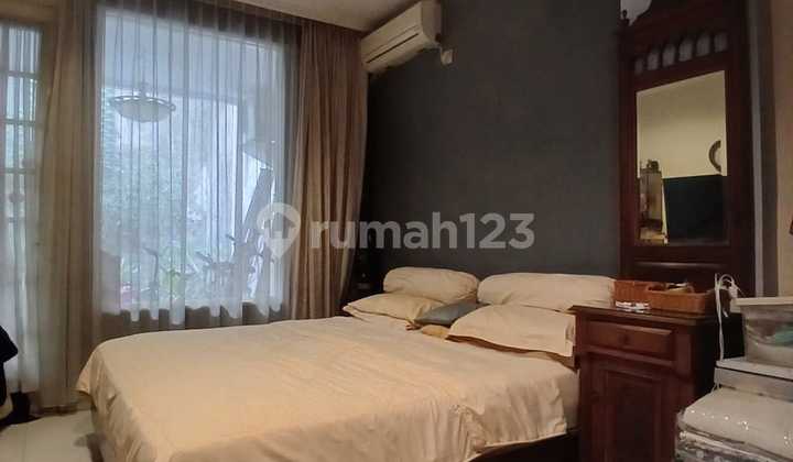 Rumah Nyaman dalam Komplek Elit Cinere 2