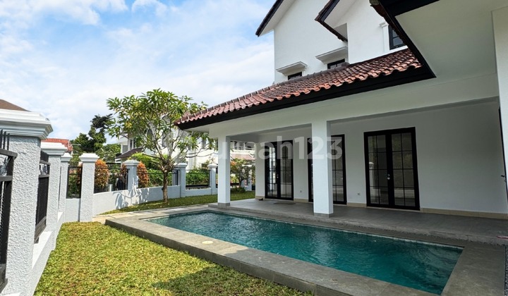 Rumah Mewah di Lebak Bulus - Kolam Renang Halaman Luas 2