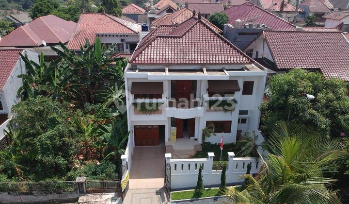 Rumah 2 Lantai Cinere, Dekat Tol dan MRT