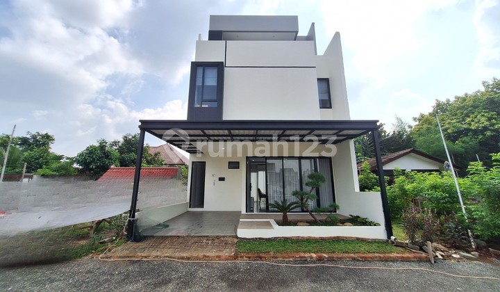 Modern & Exclusive 3-Story House in Cirendeu – Strategic Location Near Pizza Hut 1