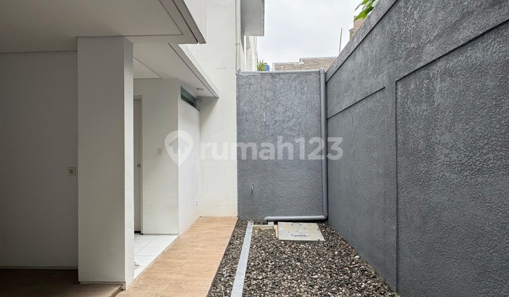 Modern New House in Cinere, Near Toll Road – Elegant Japanese Style 2