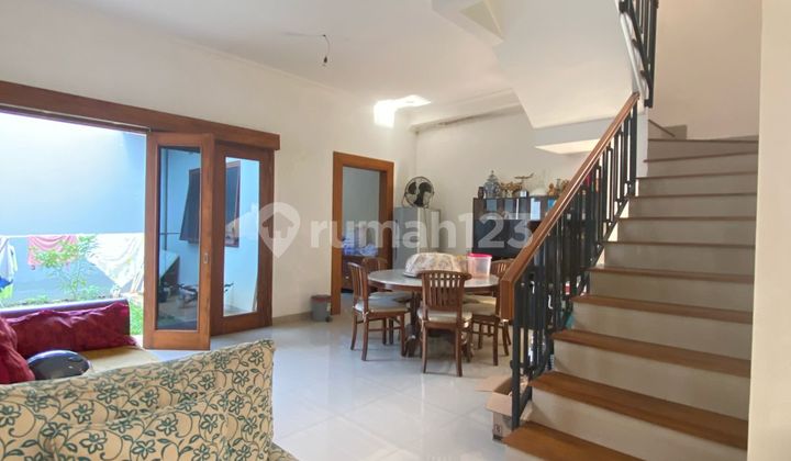 Harga Spesial! Rumah Luas Bangunan 306m² di Komplek Strategis Cinere 2