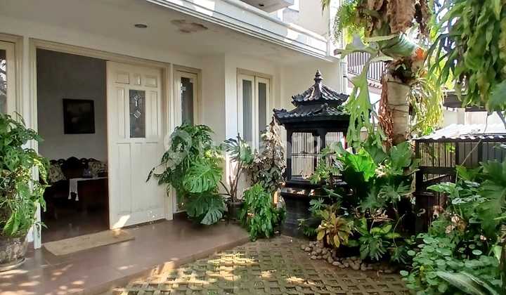 Rumah Nyaman dalam Komplek Elit Cinere