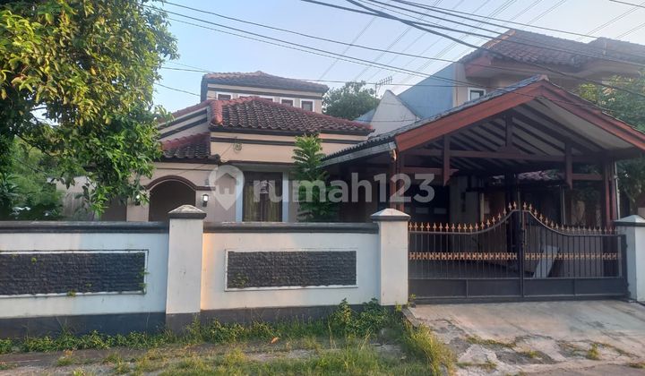 Rumah dalam Komplek di Cinere dekat akses Tol Desari