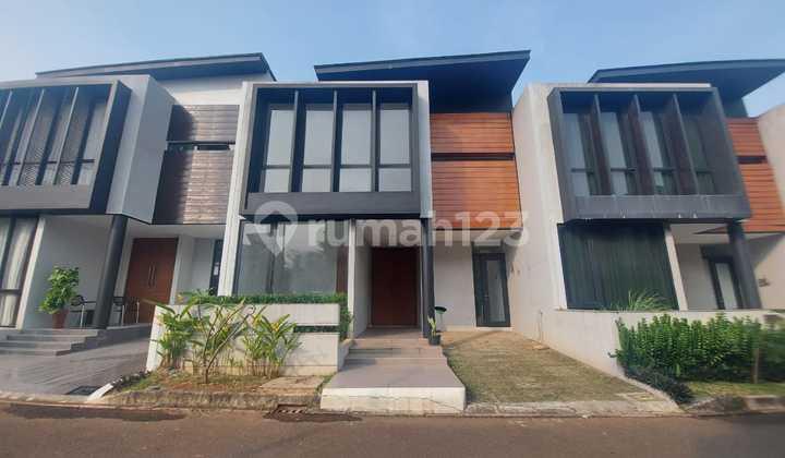 Jagakarsa Luas 160 Halaman Belakang Luas