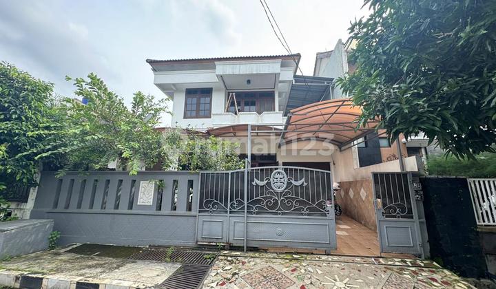 Rumah 5 Kamar Tidur di Bukit Cinere Indah