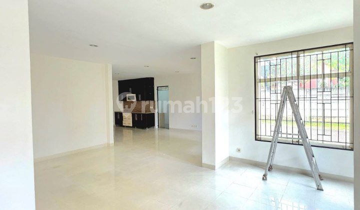 Rumah 4+1 kamar tidur luas di lippo tangerang 2