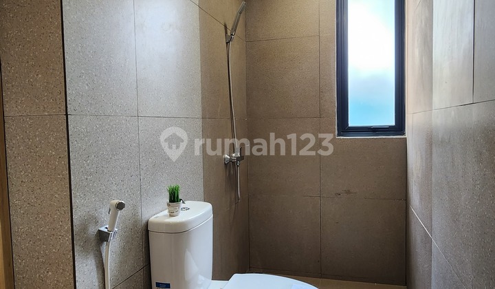 RUMAH 2 LANTAI COCOK UNTUK PASANGAN MUDA 2