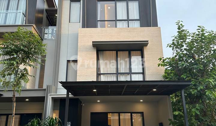 3-story premium spec house sold at cost price 3-story premium spec house sold at cost price