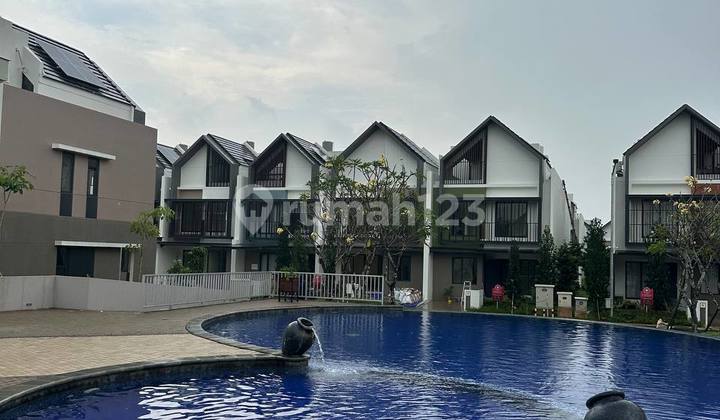 Rumah siap huni rapih jual rugi 200jt jadi 2,4 M Rumah siap huni rapih jual rugi 200jt jadi 2,4 M