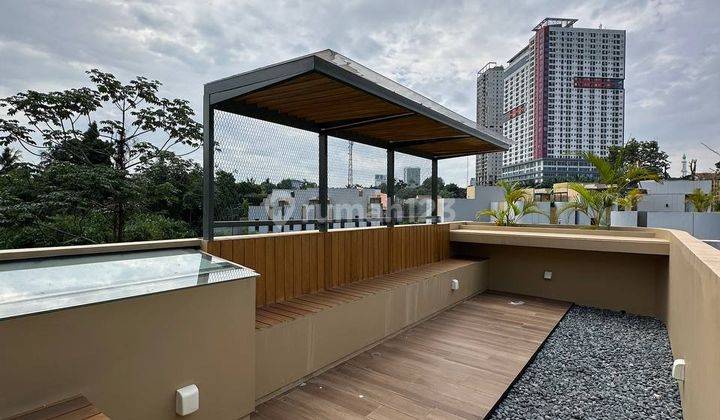 Rumah 4+1 kamar tidur di BSD disewakan cepat dekat the Breeze 1