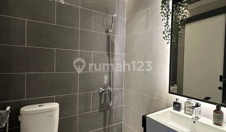 Rumah siap huni rapih jual rugi 200jt jadi 2,4 M 2