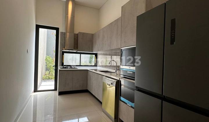 Rumah 2 lantai full marmer alam sutera 2