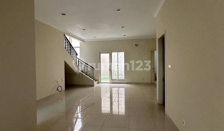 Rumah 9x20 di lingkungan hijau the springs gading serpong