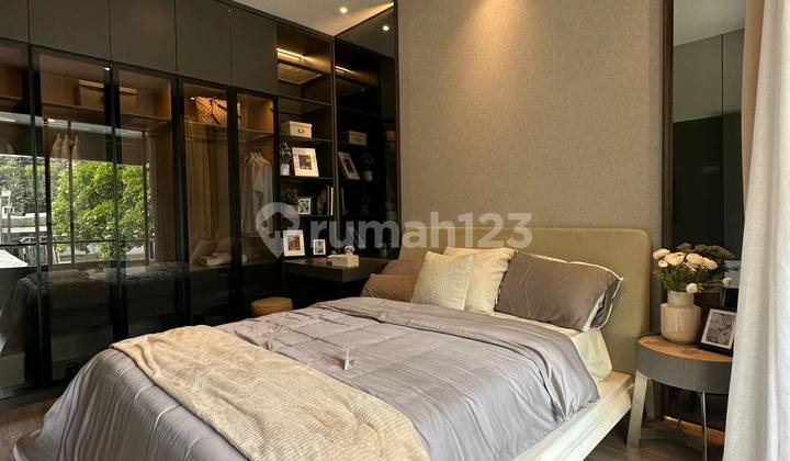 Rumah 2 lantai 4 kamar di bsd baru renov