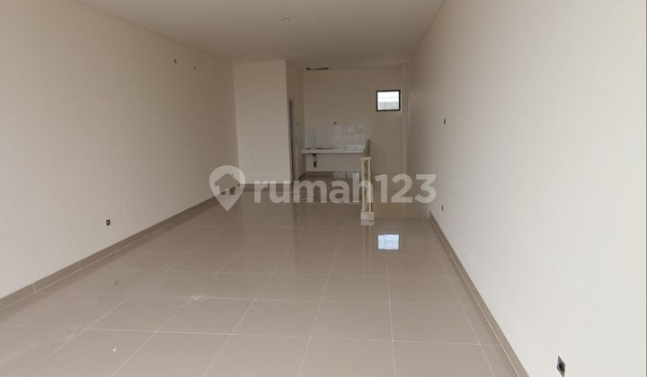 2-story shophouse facing the road in Gading Serpong.