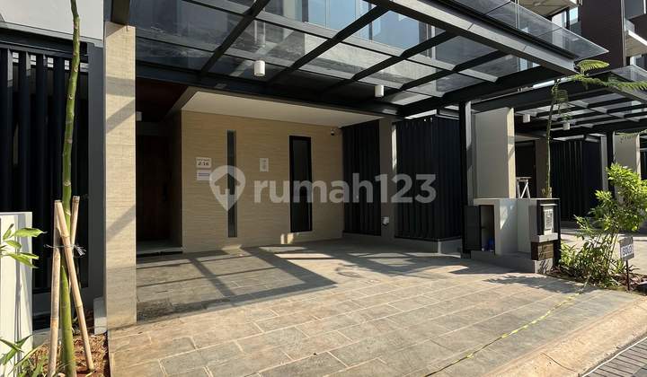 NEWLY RENOVATED SEMI-DETACHED HOUSE IN METLAND CYBER PURI 2