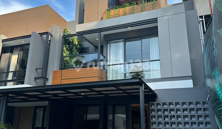 RUMAH 3 LANTAI FULL BANGUNAN DEKAT MALL EASTVARA BSD