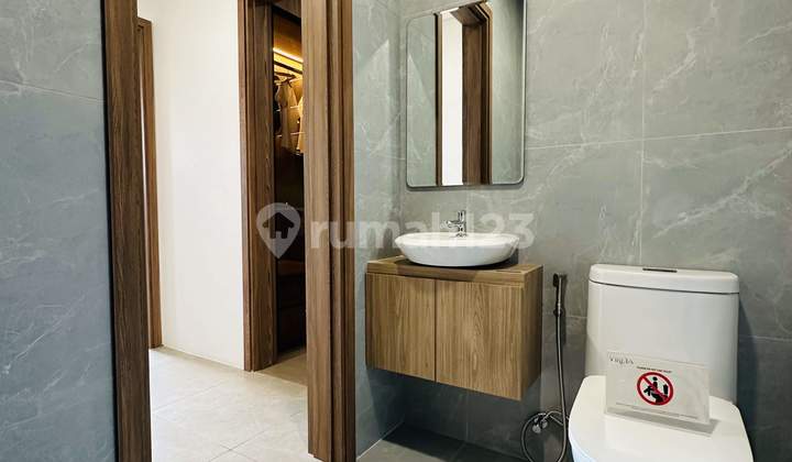 Rumah 2 Lantai Dekat Pintu Tol BSD dan Pasmod 2