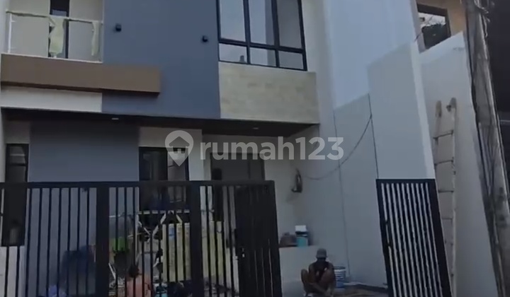 Quick Sale Brand New House in Taman Villa Meruya, West Jakarta
