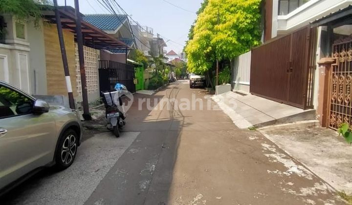 Rumah tua pluit barat 7 hdp utara....200meter persegi...nego tipis... Rumah tua pluit barat 7 hdp utara....200meter persegi...nego tipis...
