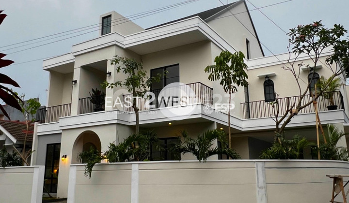 Jual Rumah Aesthetic Kencana Loka BSD Tangerang Selatan Siap Huni