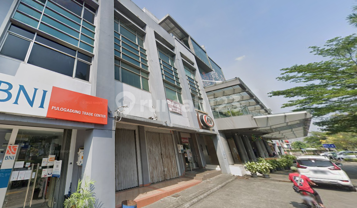 Shop House Facing the Main Road at Pulogadung Trade Center, East Jakarta 1