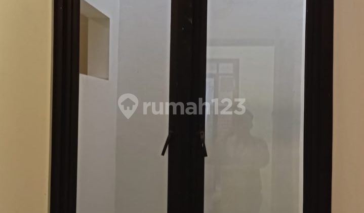 Rumah Murah Rungkut Mapan Barat Baru Gress Semi Furnish 2