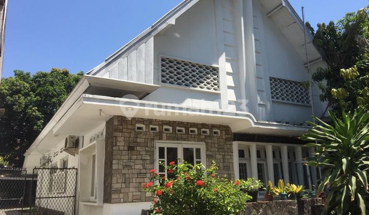 Rumah Dr Soetomo Tengah Kota Srategis