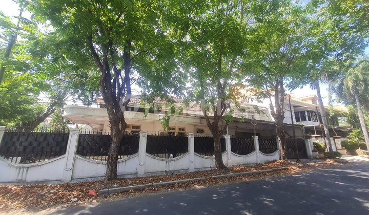 Rumah Dharmahusada Indah Hook Strategis