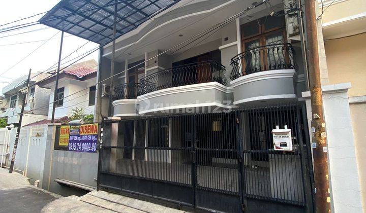 Rudy Cen Disewa Rumah di Taman Ratu 150m2 Siap Huni Strategis 1